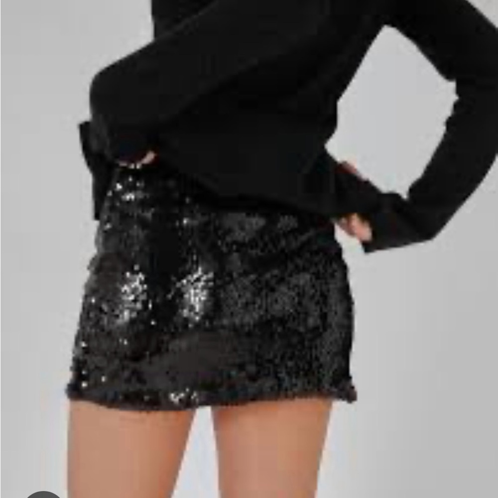 NWT Express size 10 woman Black Sequin Mini Skirt